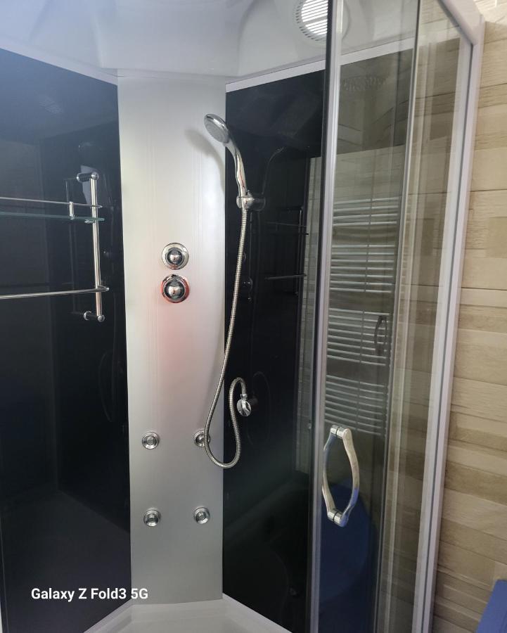 Apartament In Bucovina, Campulung Moldovenesc, Impecabil . Apartment ภายนอก รูปภาพ